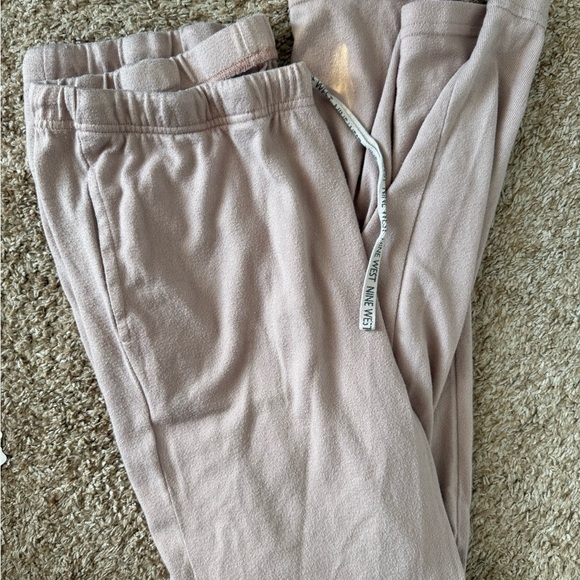 Nine West Pink Cowl Neck Sweater and Pants Lightweight Set - Picture 2 of 9